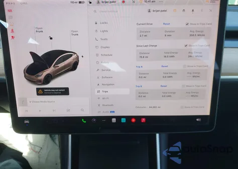 2019 Tesla Model 3 Long Range/Performance z USA, uszkodzony, nr VIN 5YJ3E1EB6KF392923